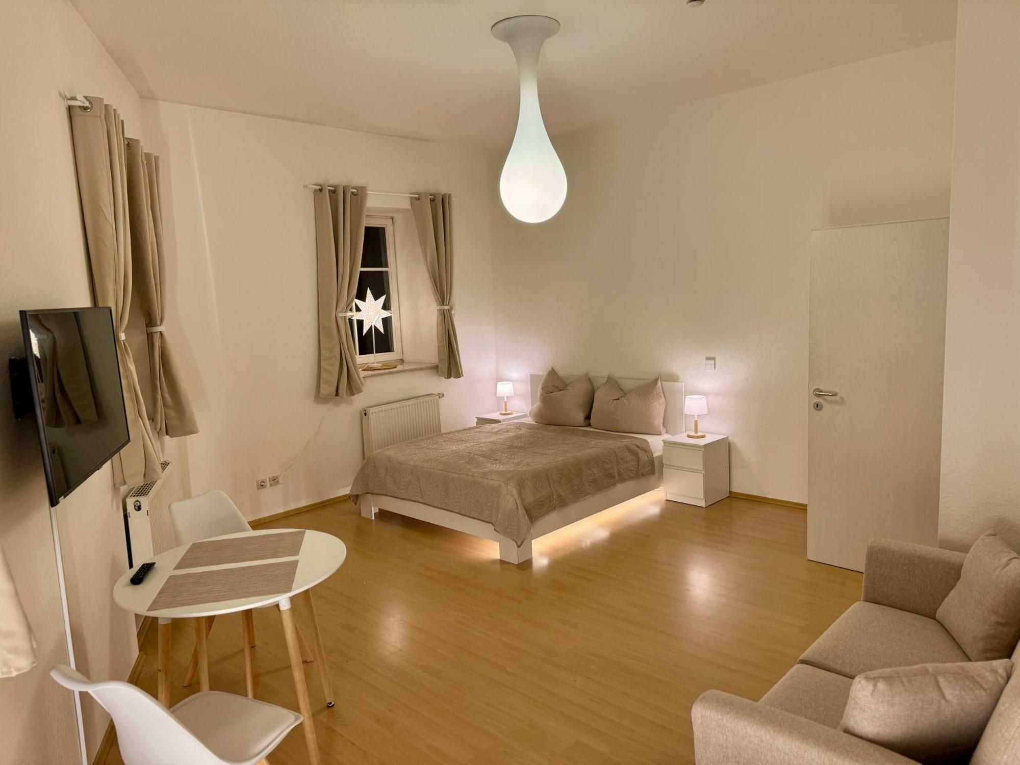 Ferienwohnung Schildblick Modernes Apartment Direkt In Der Altstadt Von Erfurt Nahe Der Kraemerbruecke - Beste Innenstadtlage Exterior photo