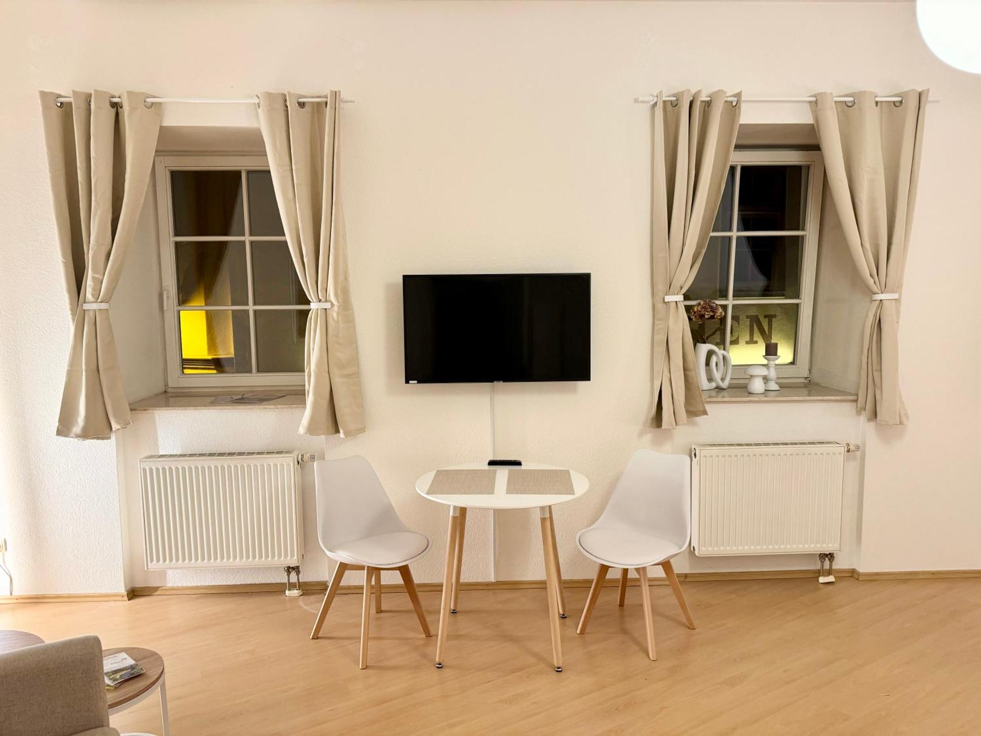 Ferienwohnung Schildblick Modernes Apartment Direkt In Der Altstadt Von Erfurt Nahe Der Kraemerbruecke - Beste Innenstadtlage Exterior photo